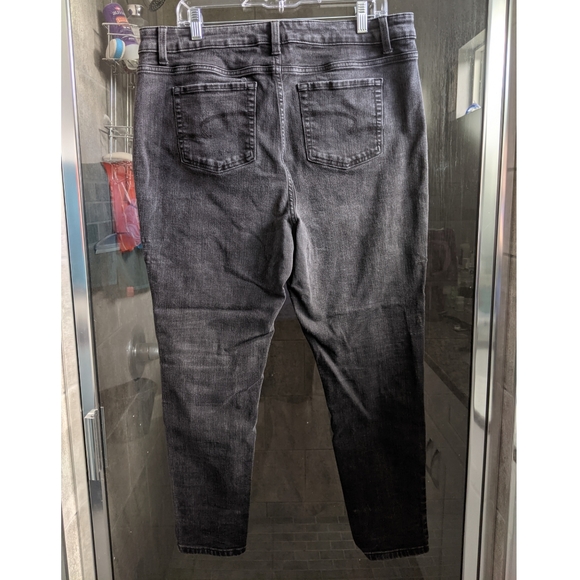 DONATING 1/20/25 Time and Tru High Rise Black Skinny Jeans - Picture 3 of 4